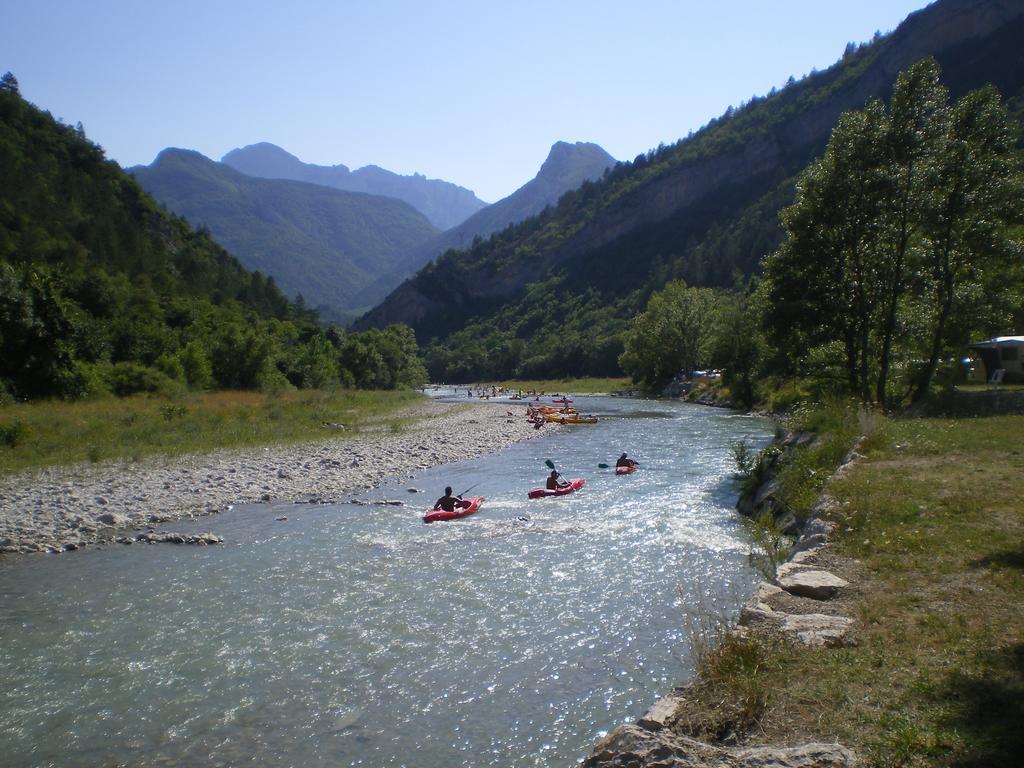 Отель Les Acacias Vercheny Экстерьер фото